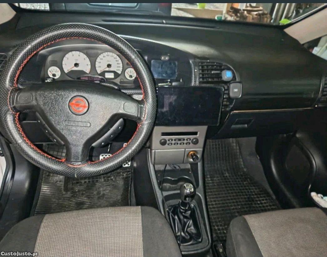 Opel Zafira 1.6 GPL — fotografia 6