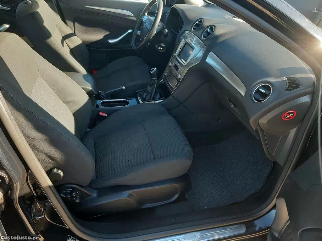 Ford KA 1.8 tdci titanium econetic — fotografia 2
