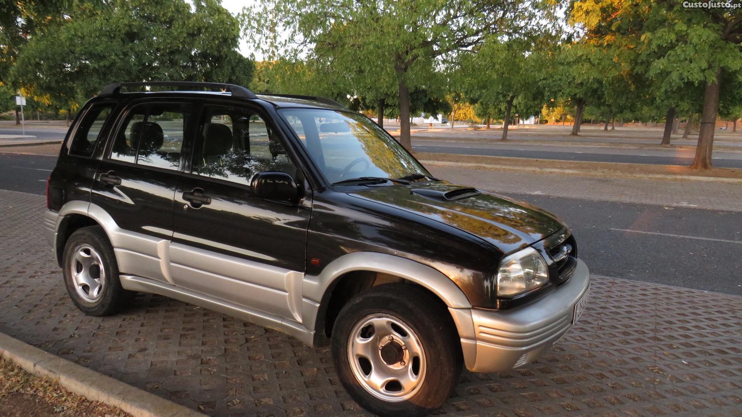 Suzuki Vitara Grand  2.0 TD / Ar Condicionado - 99 foto 5