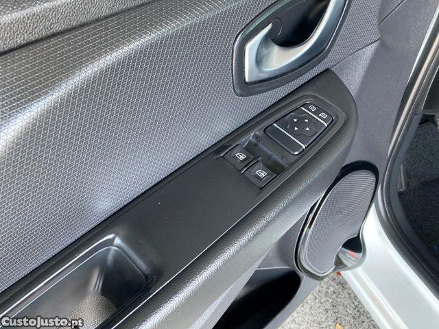 Renault Clio (Energy) TCe 90 Star — fotografia 5