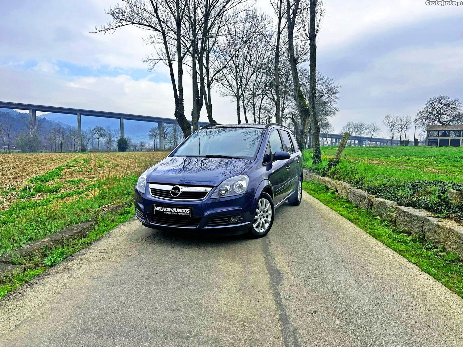 Opel Zafira 1.9 CDTi Enjoy - 06 foto 3