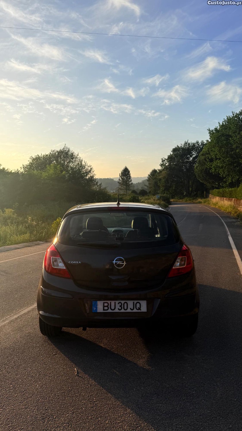 Opel Corsa 1.2 — fotografia 7