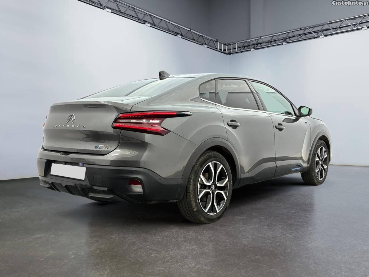Citroën e-C4 50 kWh Shine — fotografia 11