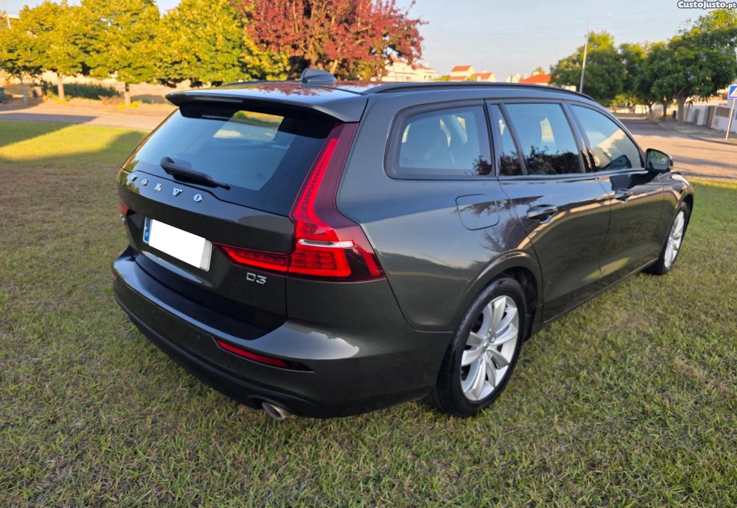 Volvo V60 2.0 D3 Momentum Core — fotografia 7
