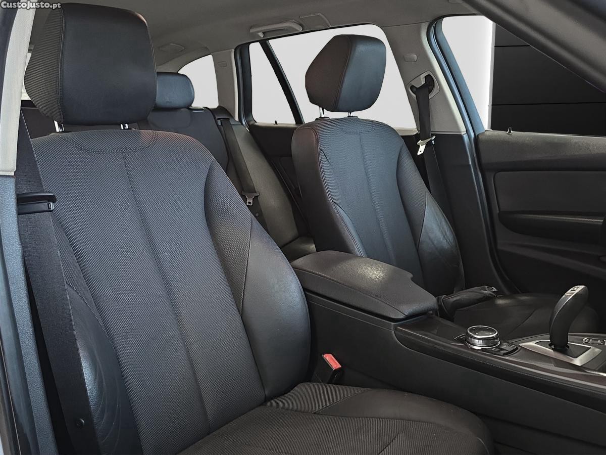 BMW 318 d Auto Line Modern N — fotografia 14