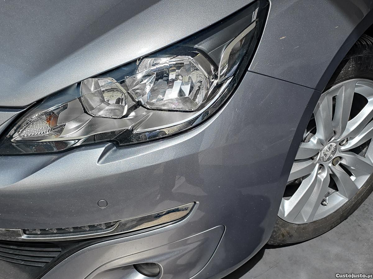 Peugeot 308 1.6 BlueHDi Allure F — fotografia 3