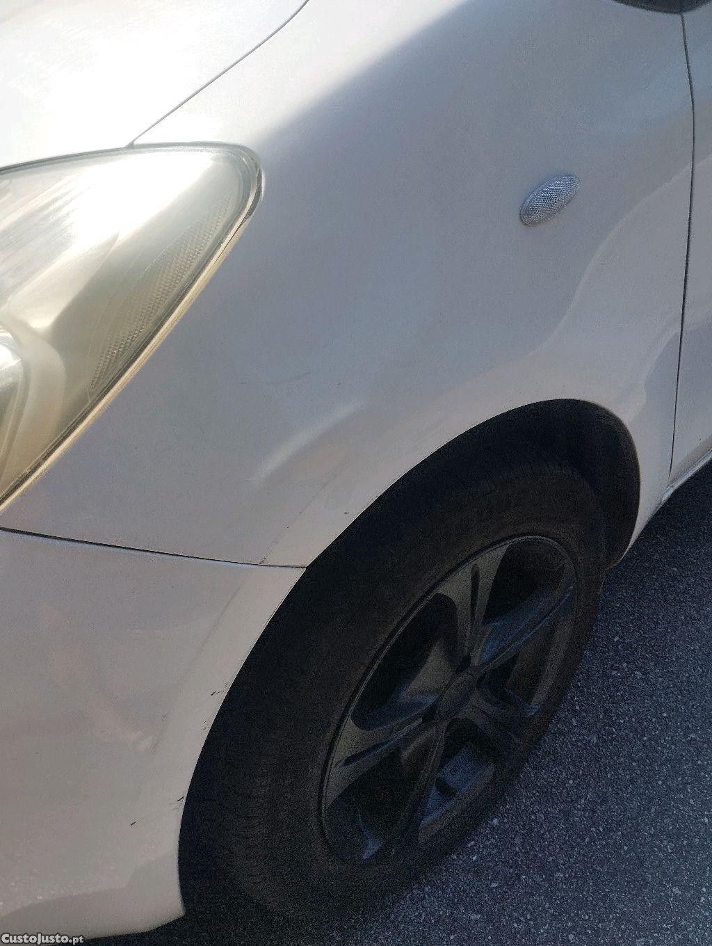 Toyota Yaris 1.4 d4d 5 lugares — fotografia 10
