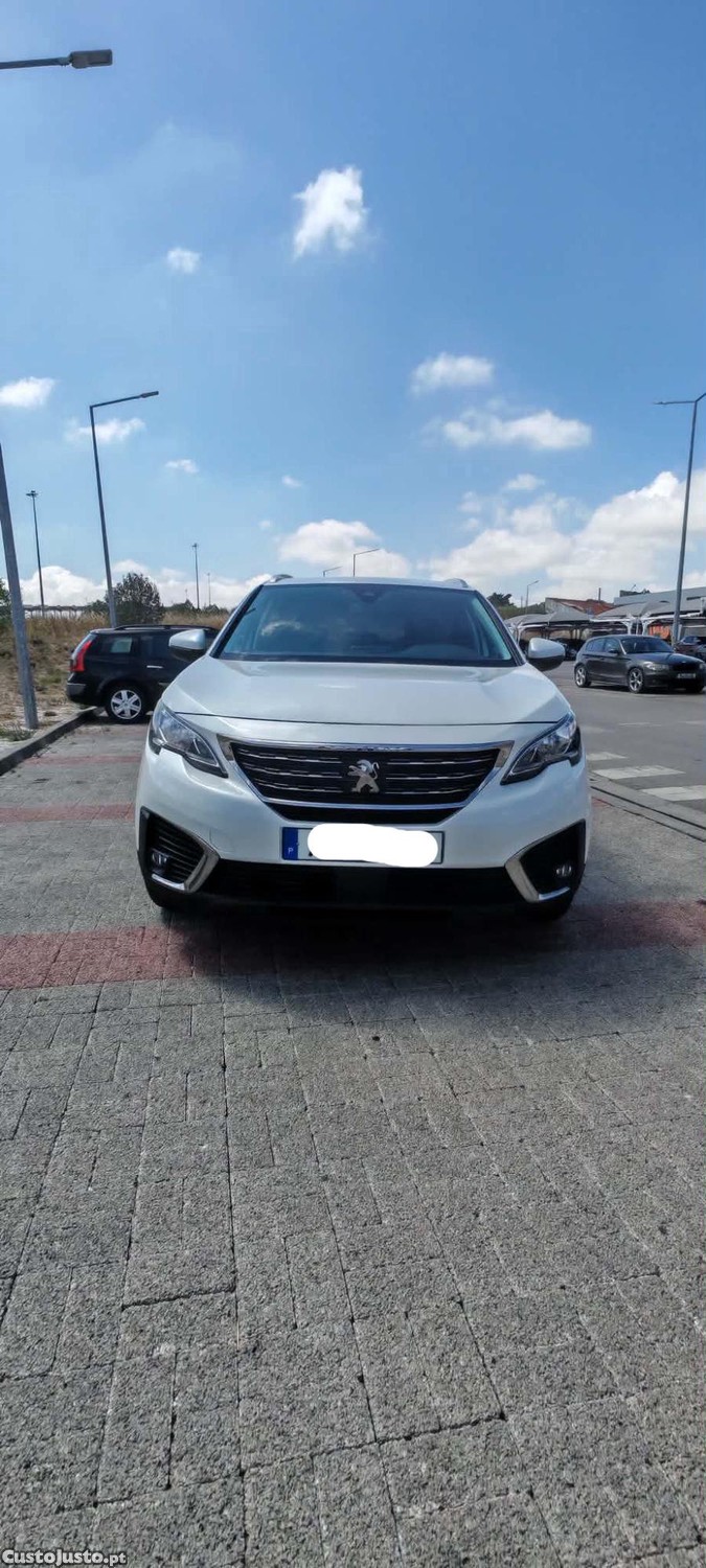 Peugeot 5008 1.5 BlueHDi Allure EAT8 — fotografia 2