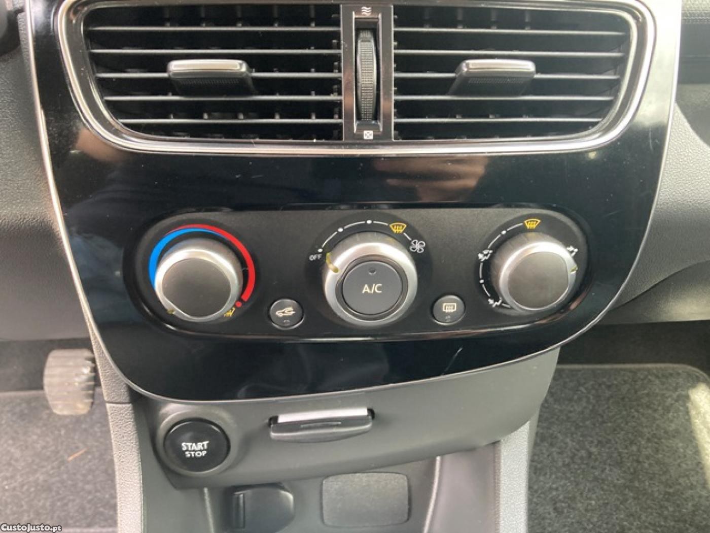 Renault Clio 1.5 dCi Zen — fotografia 8