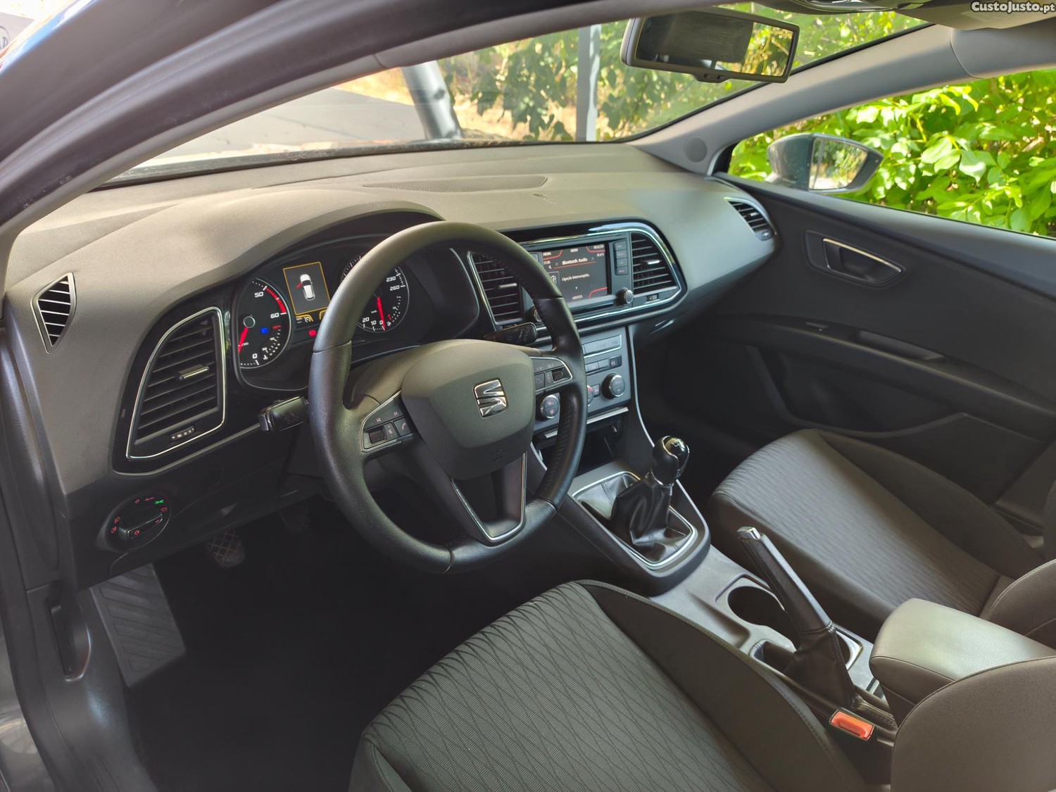 SEAT Leon 1.6 TDI Style — fotografia 10