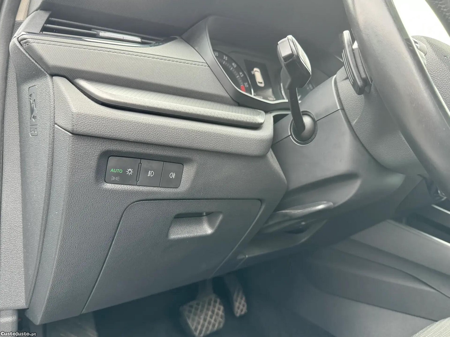 Skoda Octavia 2.0 TDI Ambition DSG — fotografia 16