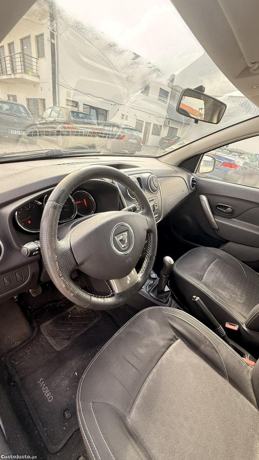 Dacia Sandero 1.2 LPG de 2013 — fotografia 8