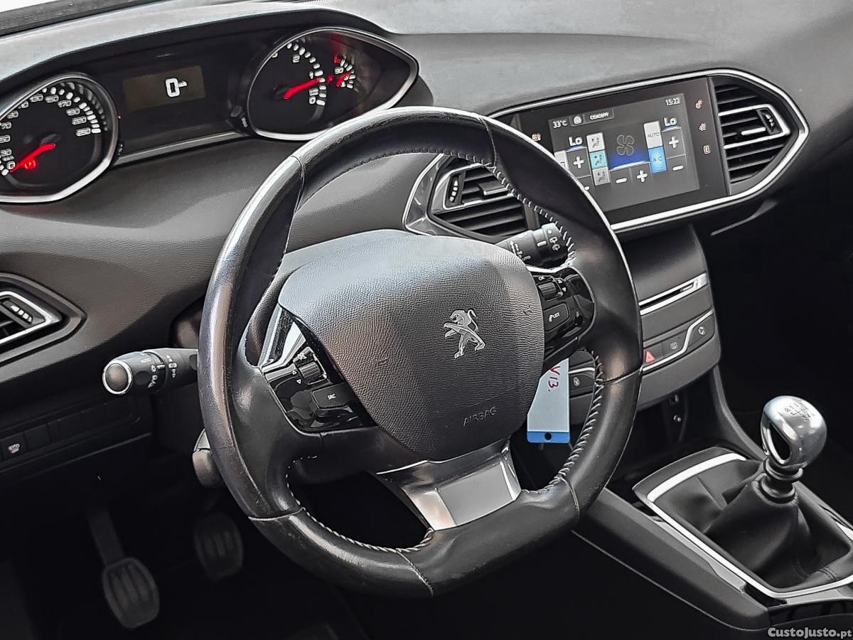 Peugeot 308 1.6 BlueHDi Allure F — fotografia 13