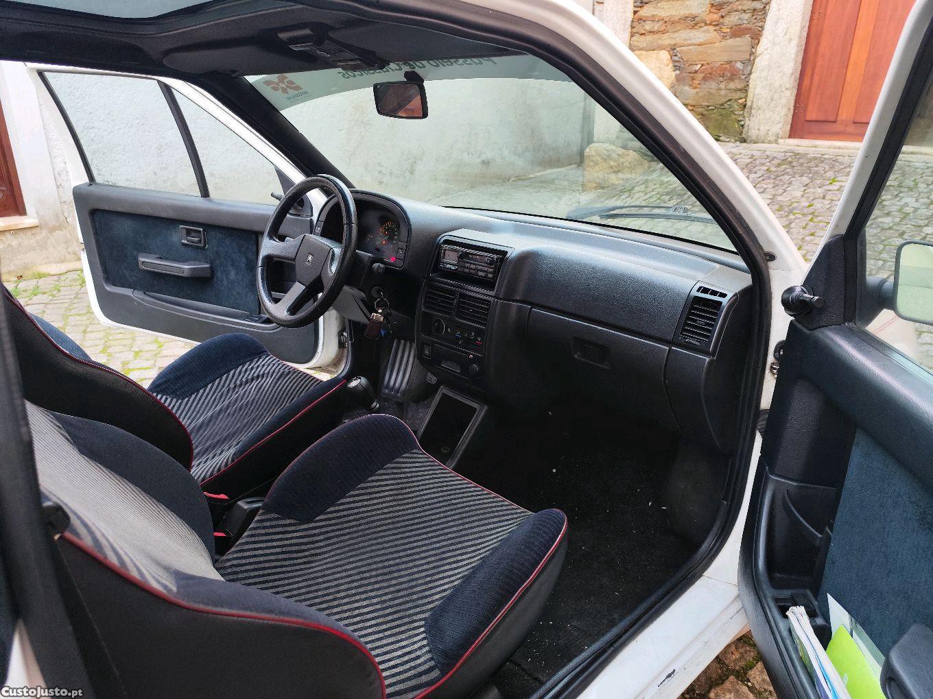 Citroën AX GT carburador duplo — fotografia 9