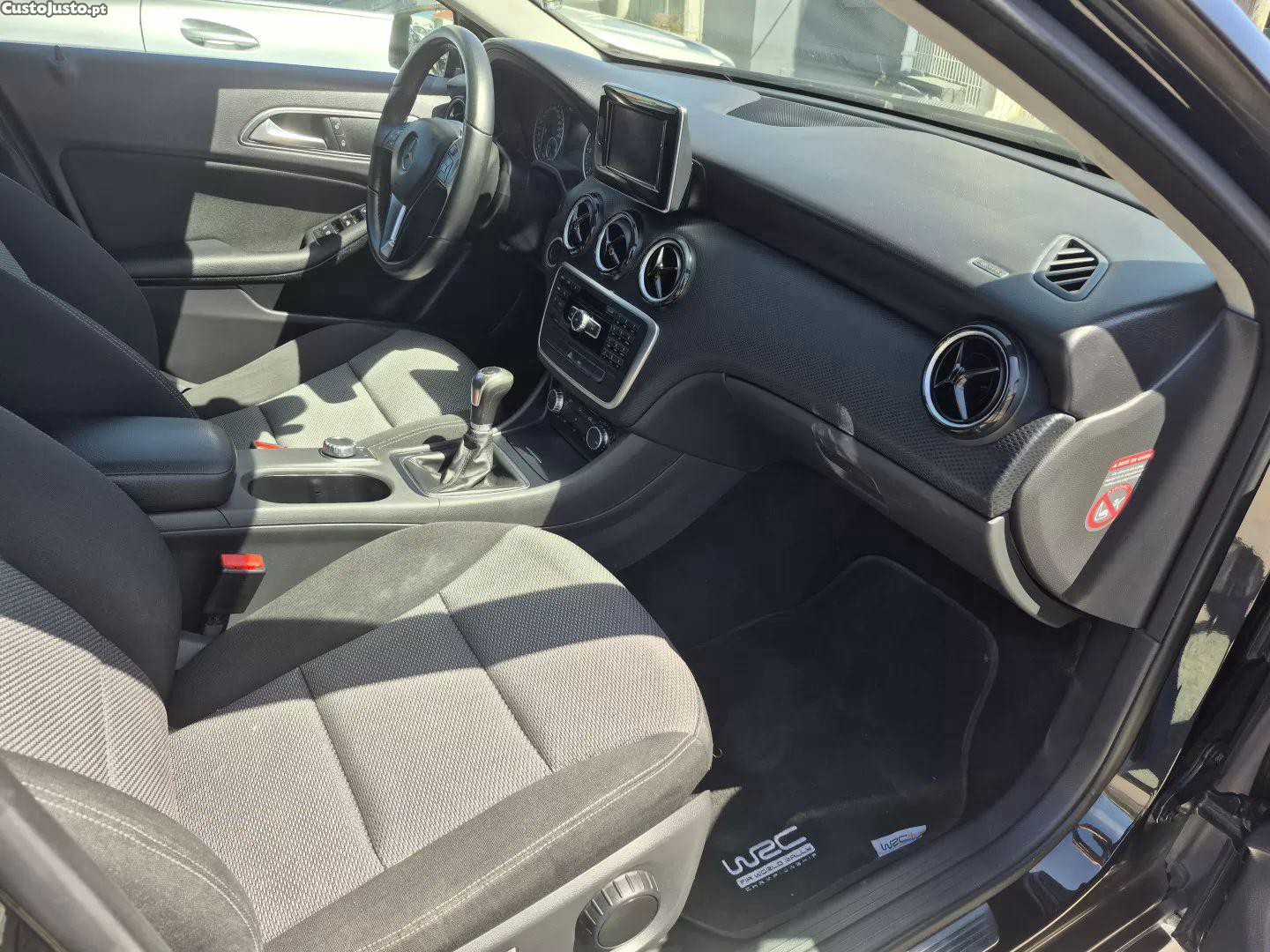 Mercedes-Benz A 180 D amg line — fotografia 6