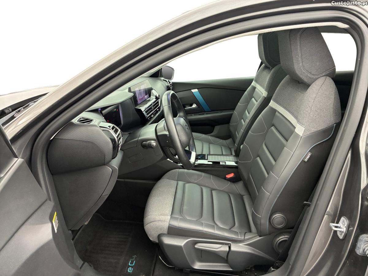 Citroën e-C4 50 kWh Shine — fotografia 10