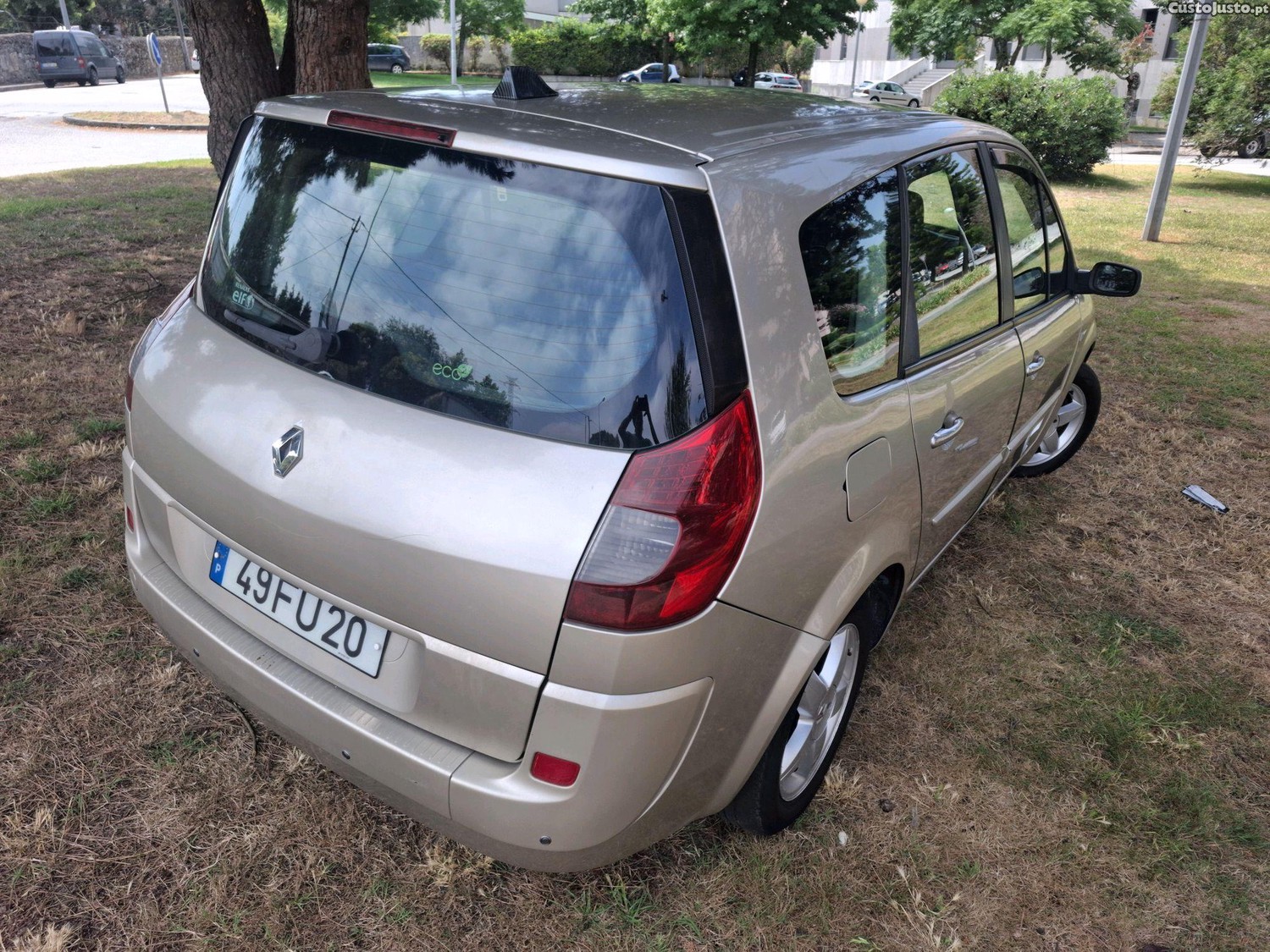 Renault Grand Scénic Expression — fotografia 9