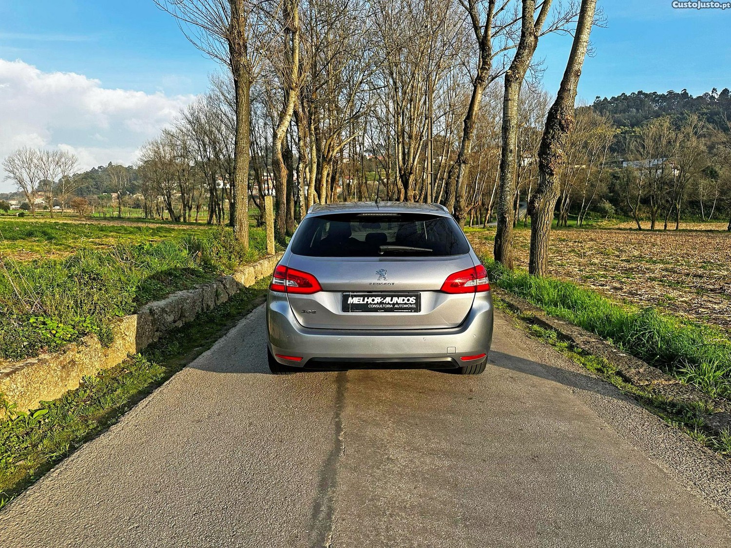 Peugeot 308 SW 1.5 BlueHDi Allure Pack EAT8 — fotografia 14