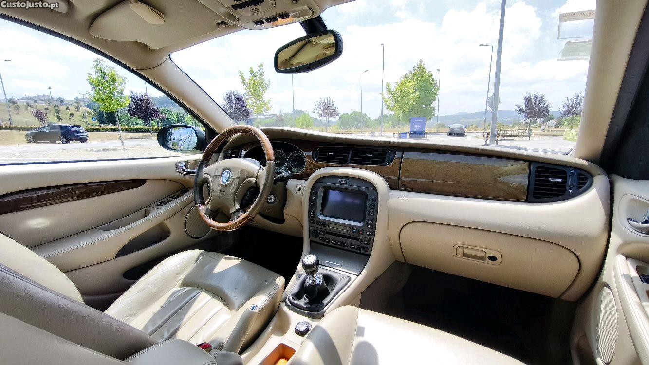 Jaguar X-Type 2.5 V6 AWD — fotografia 5