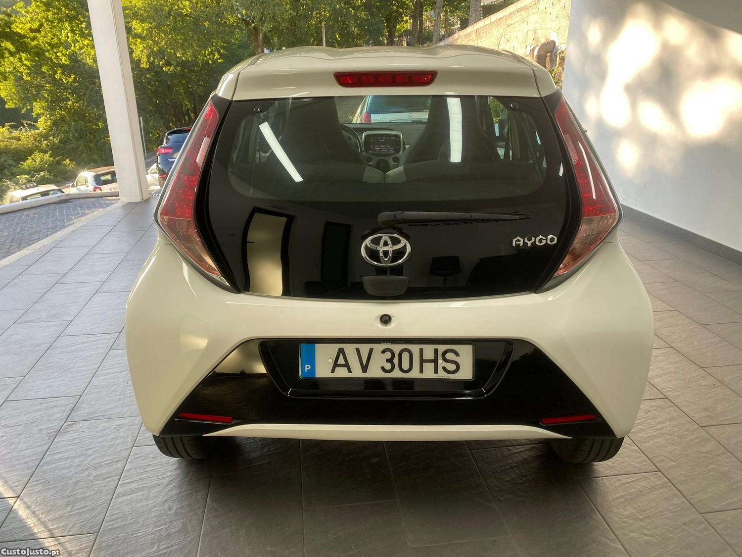 Toyota Aygo 1.0 X-Clusiv — fotografia 13