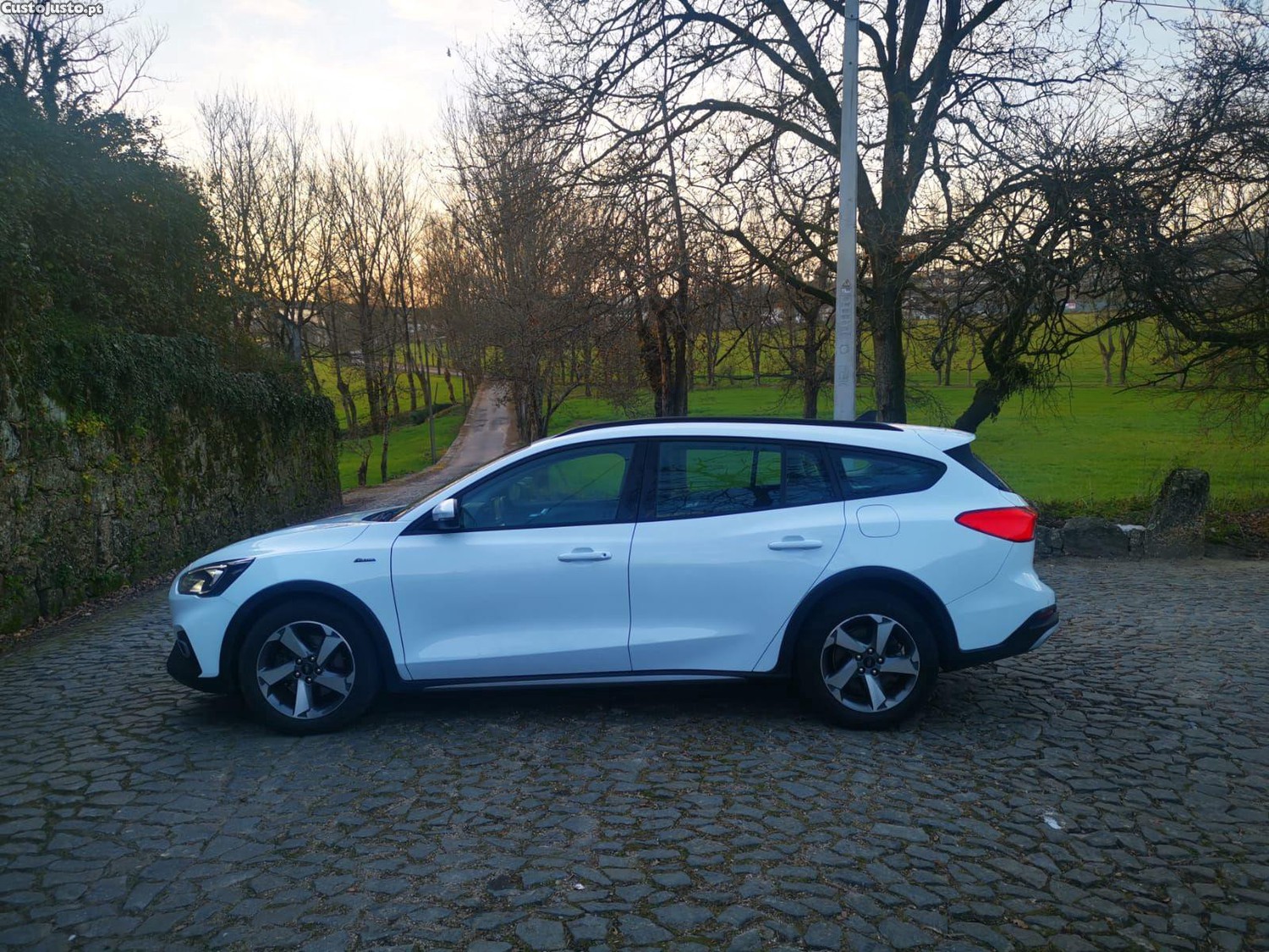Ford Focus SW 1.5 TDCi EcoBlue ST-Line — fotografia 17