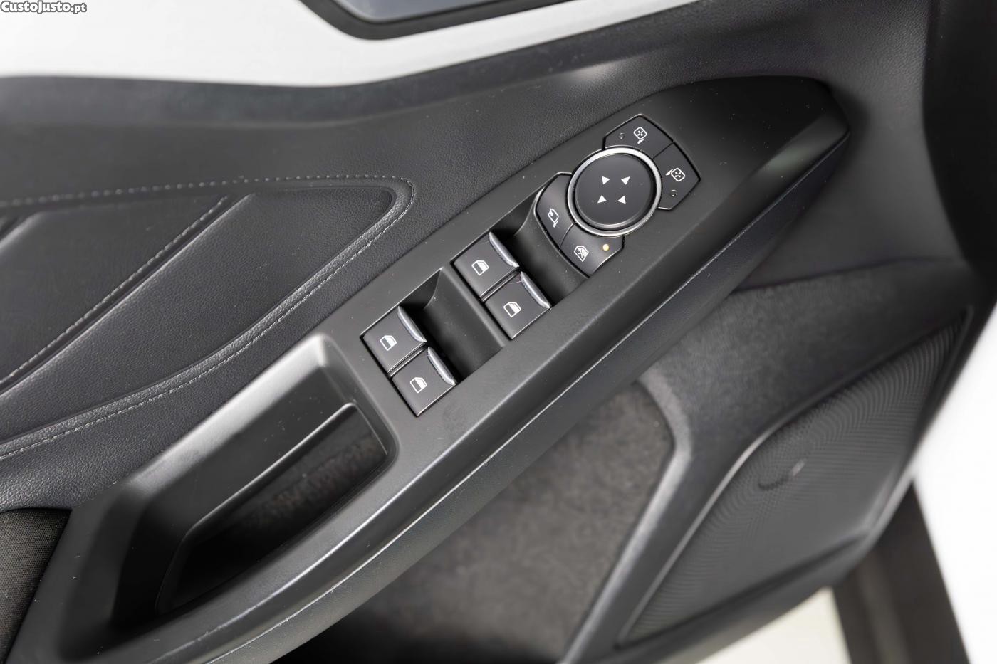 Ford Focus 1.5 TDCi Titanium — fotografia 7