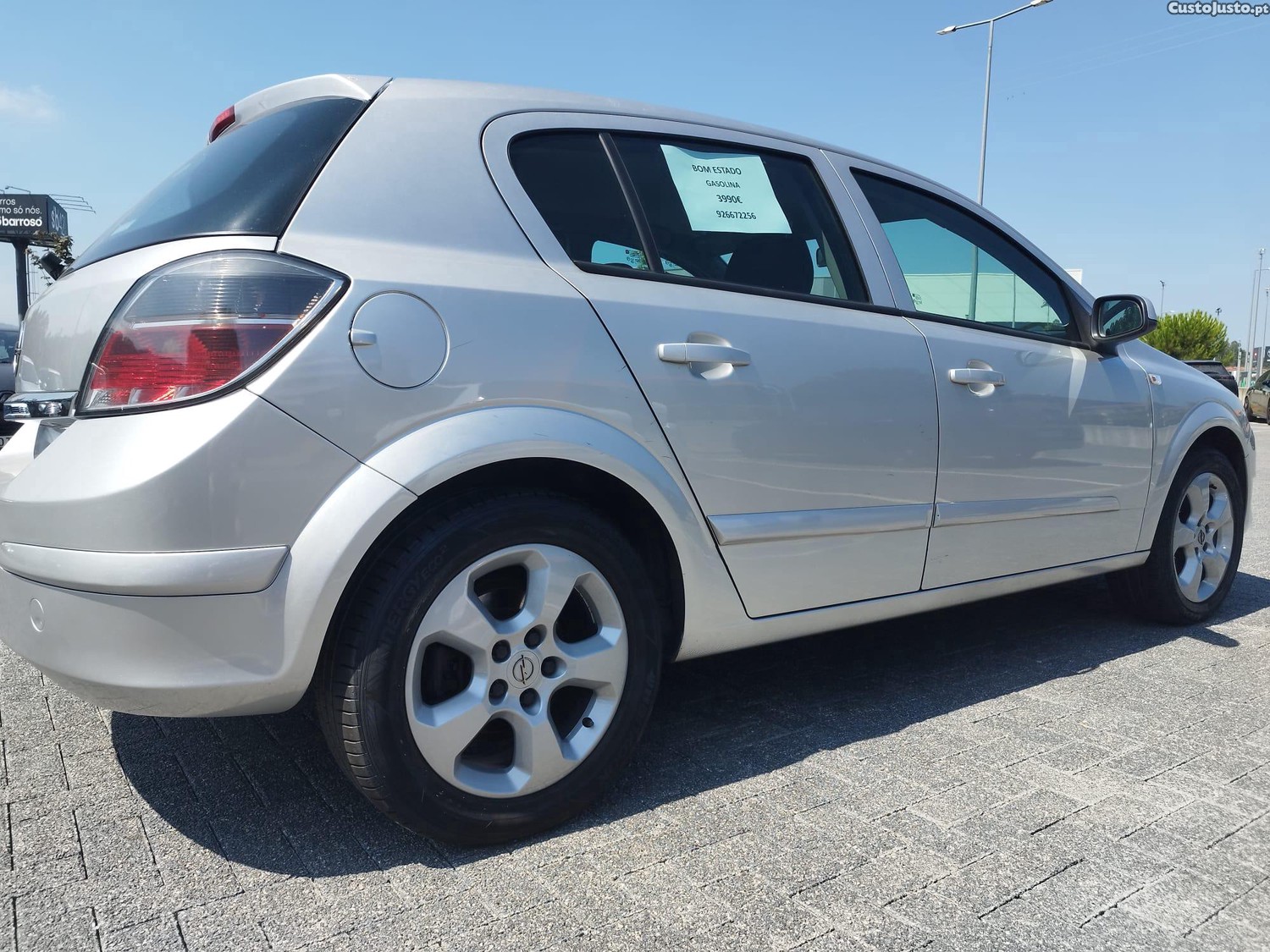 Opel Astra 1.4 Gasolina — fotografia 9