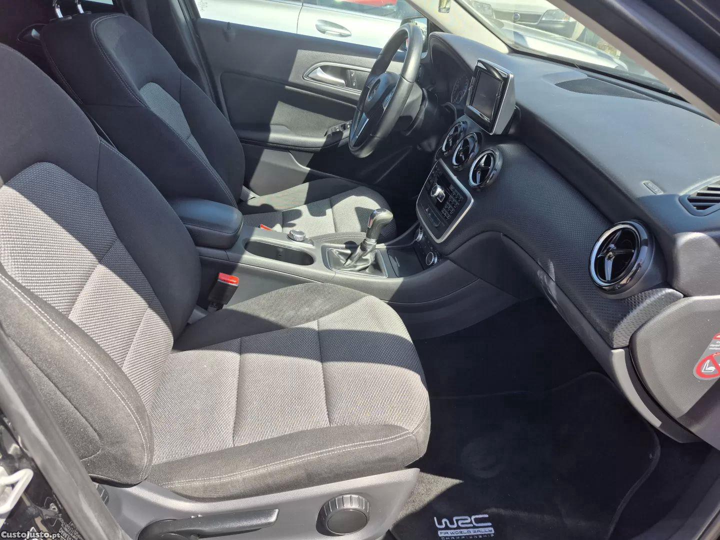 Mercedes-Benz A 180 D amg line — fotografia 4