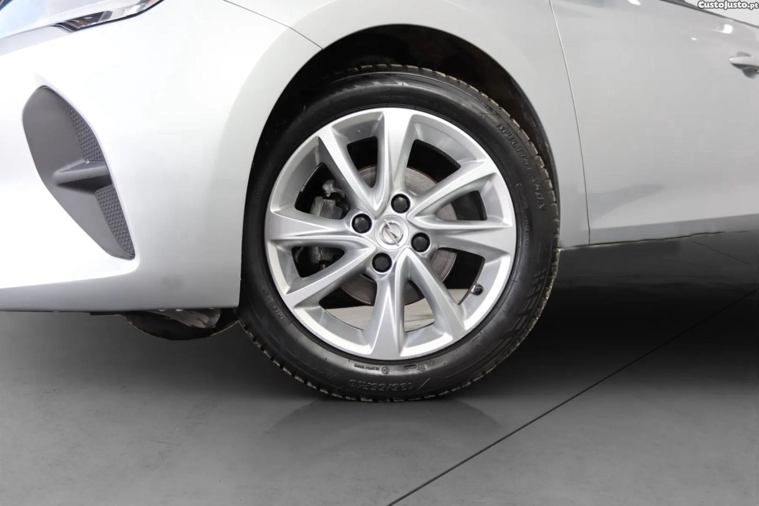 Opel Corsa 1.2 Business Edition — fotografia 2