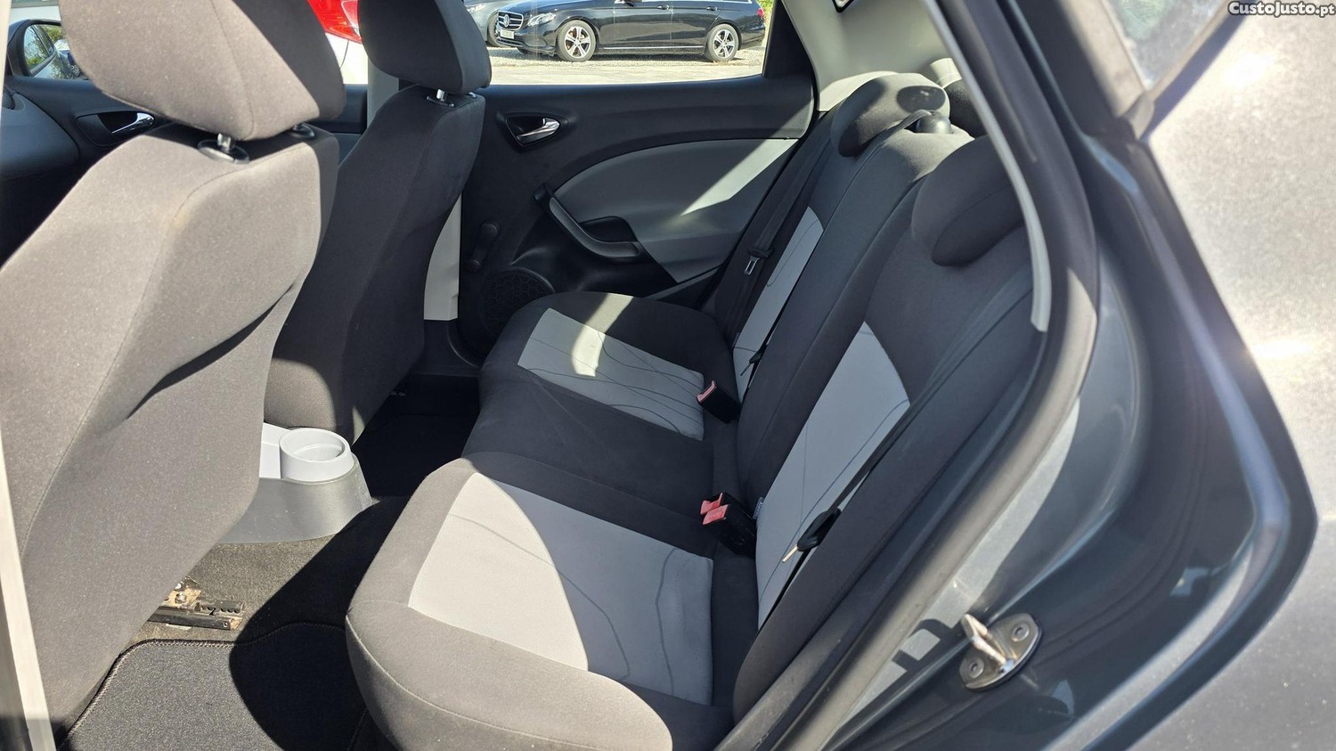 SEAT Ibiza 1.2 12V 70cv — fotografia 6