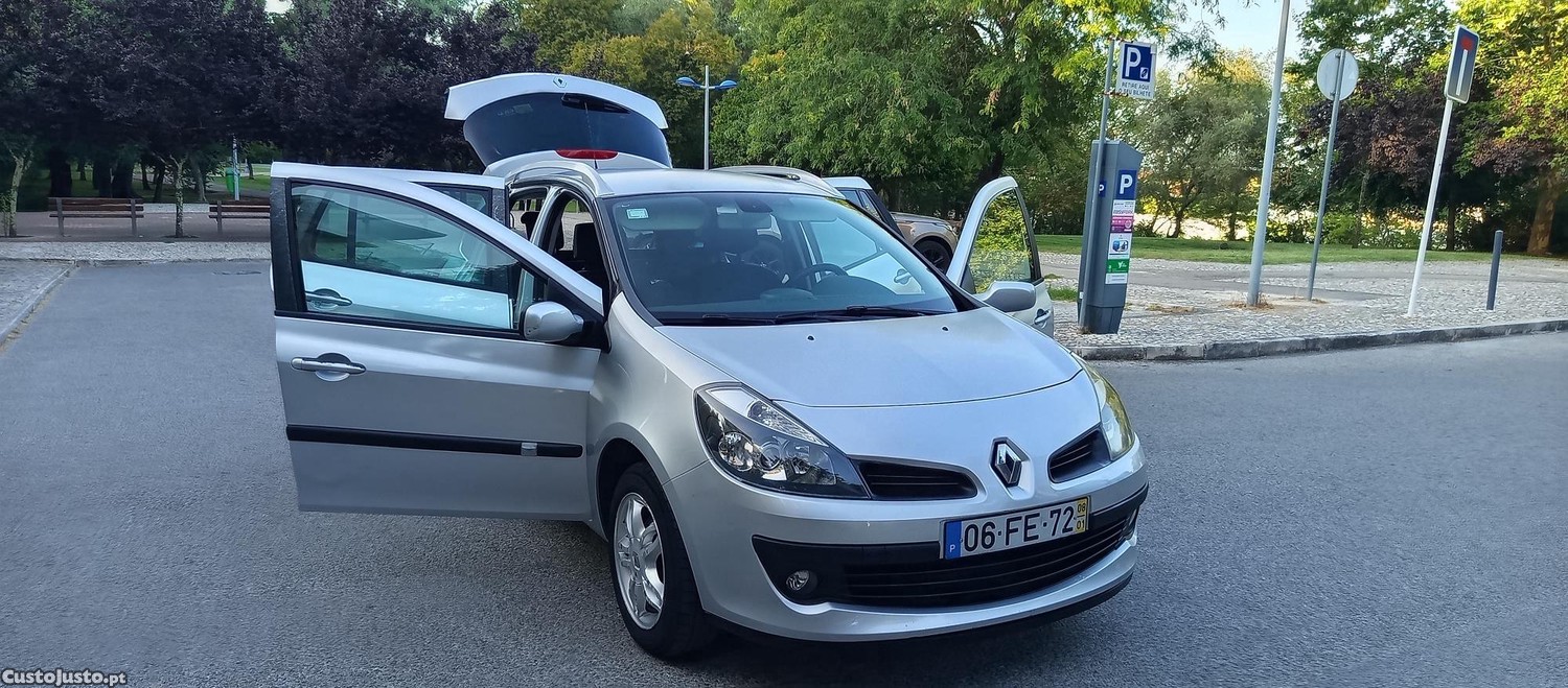 Renault Clio Full Extras — fotografia 9