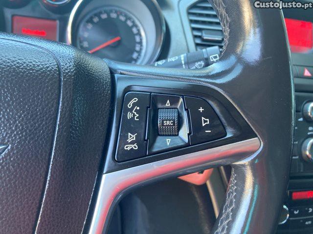 Opel Insignia Sport Tourer 2.0 CDT — fotografia 17