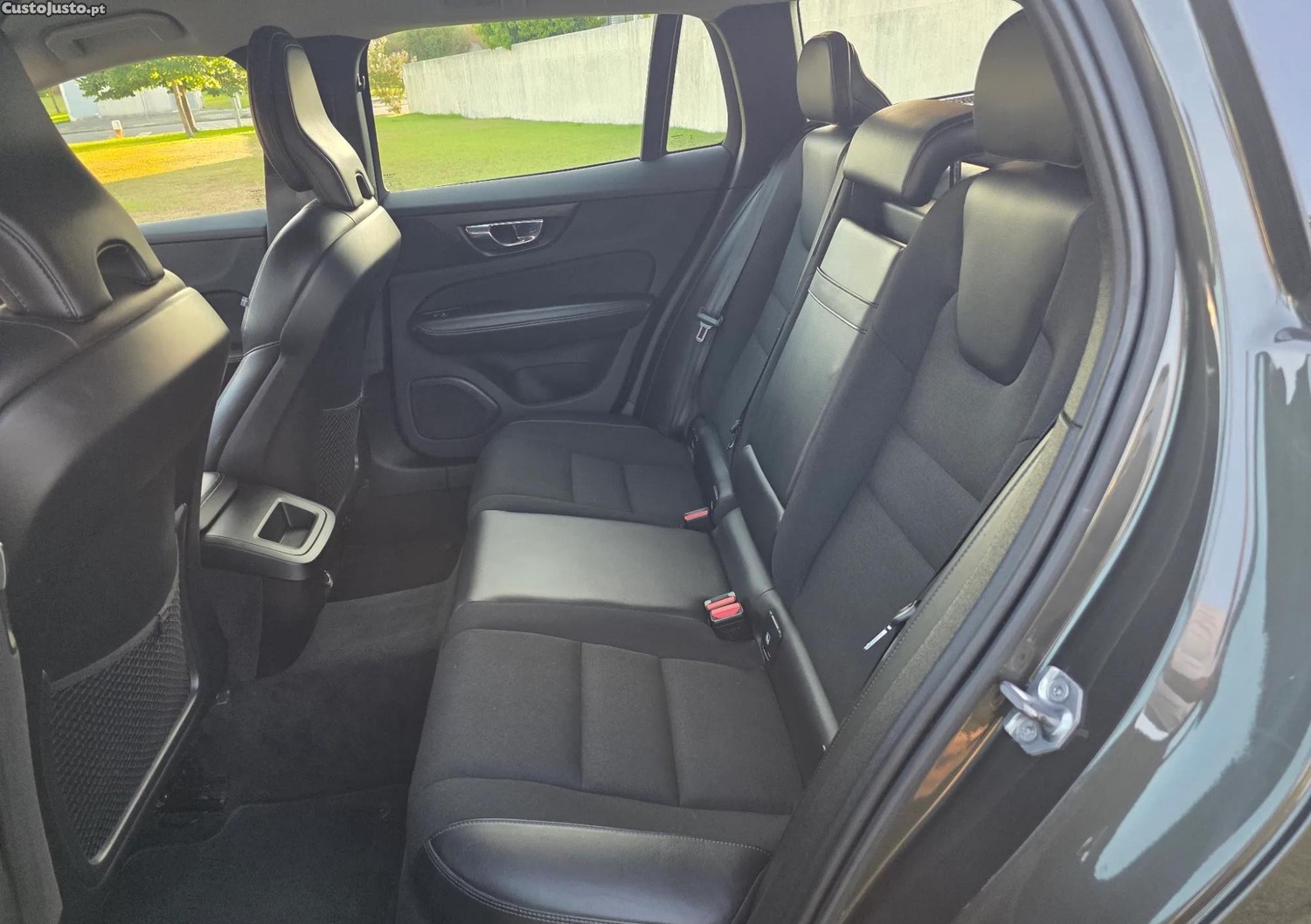 Volvo V60 2.0 D3 Momentum Core — fotografia 5