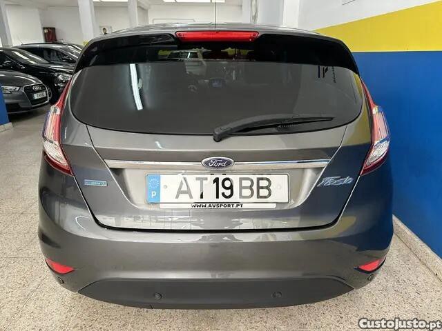 Ford Fiesta 1.0 EcoBoost S&S Titanium — fotografia 12
