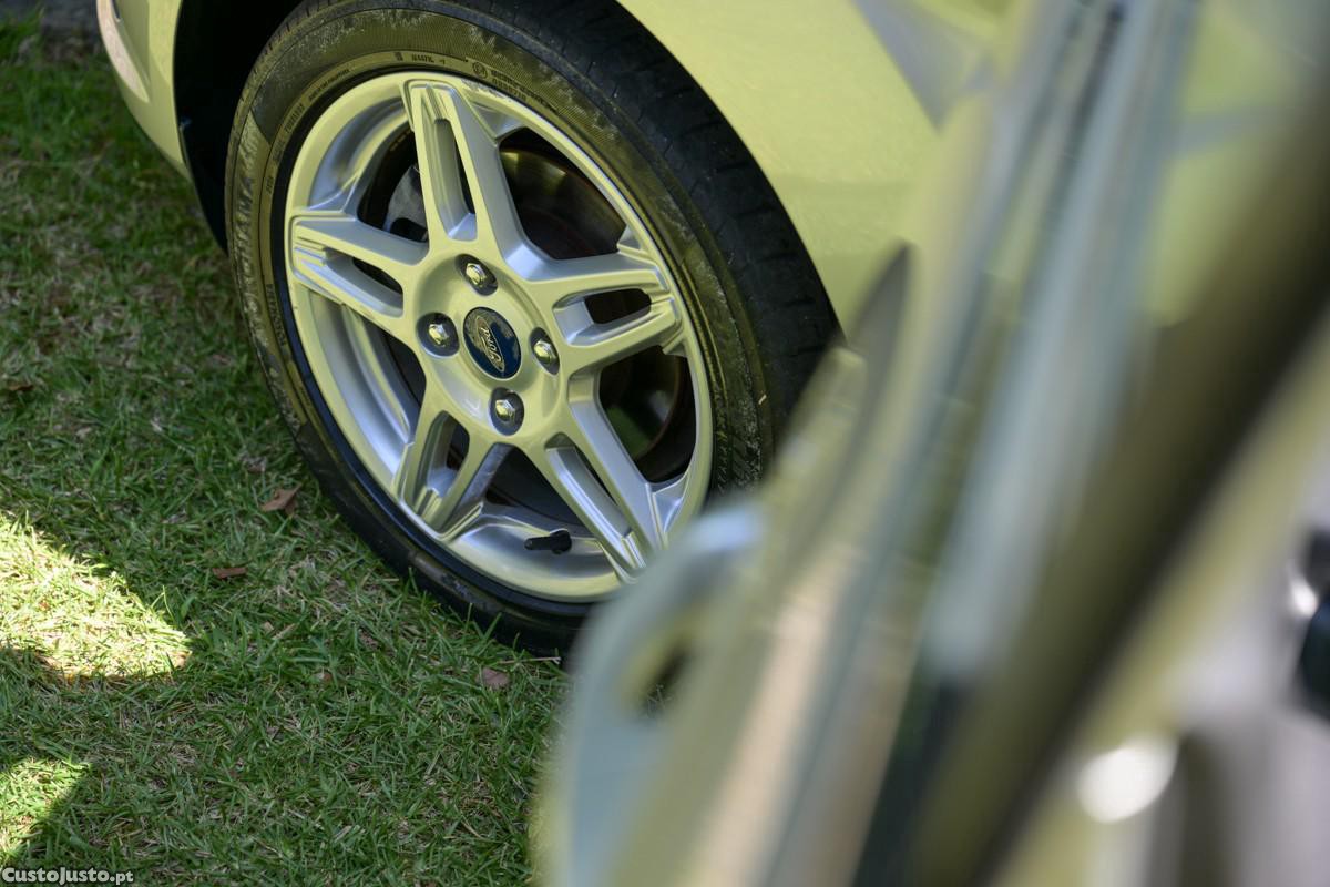 Ford Fiesta 1.0 Ti-VCT Titanium — fotografia 13