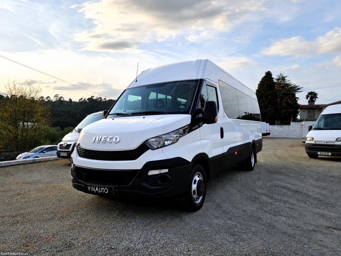 Iveco Daily 9 Lugares — fotografia 9