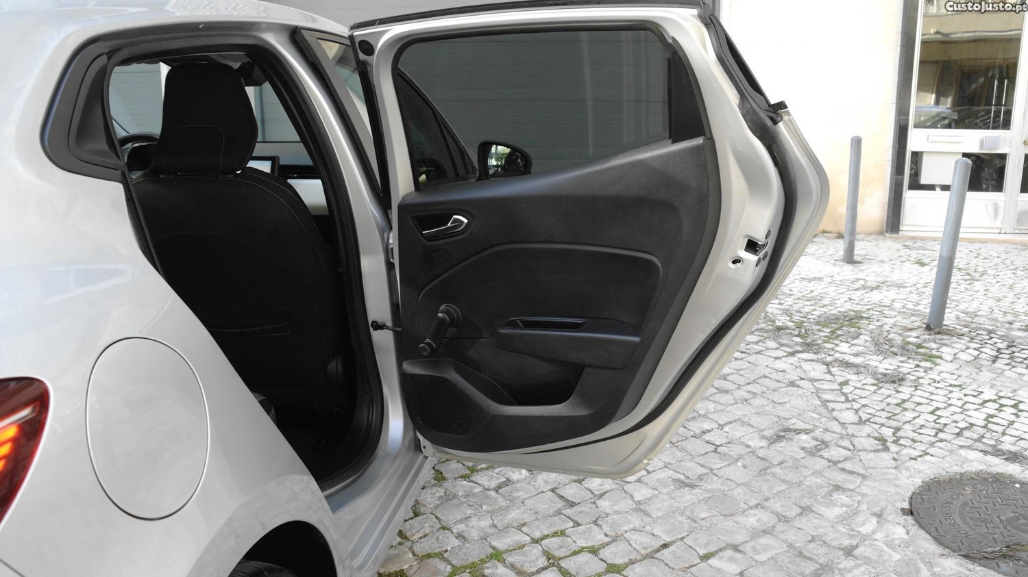 Renault Clio 1.0 TCe Limited — fotografia 9