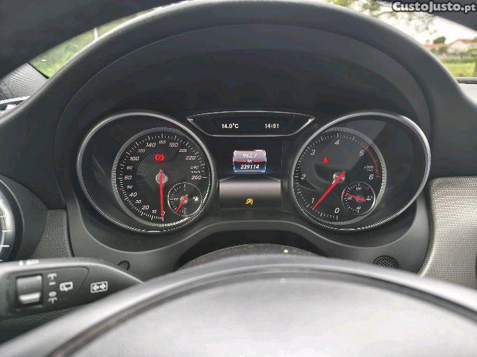 Mercedes-Benz CLA 180 full led — fotografia 6
