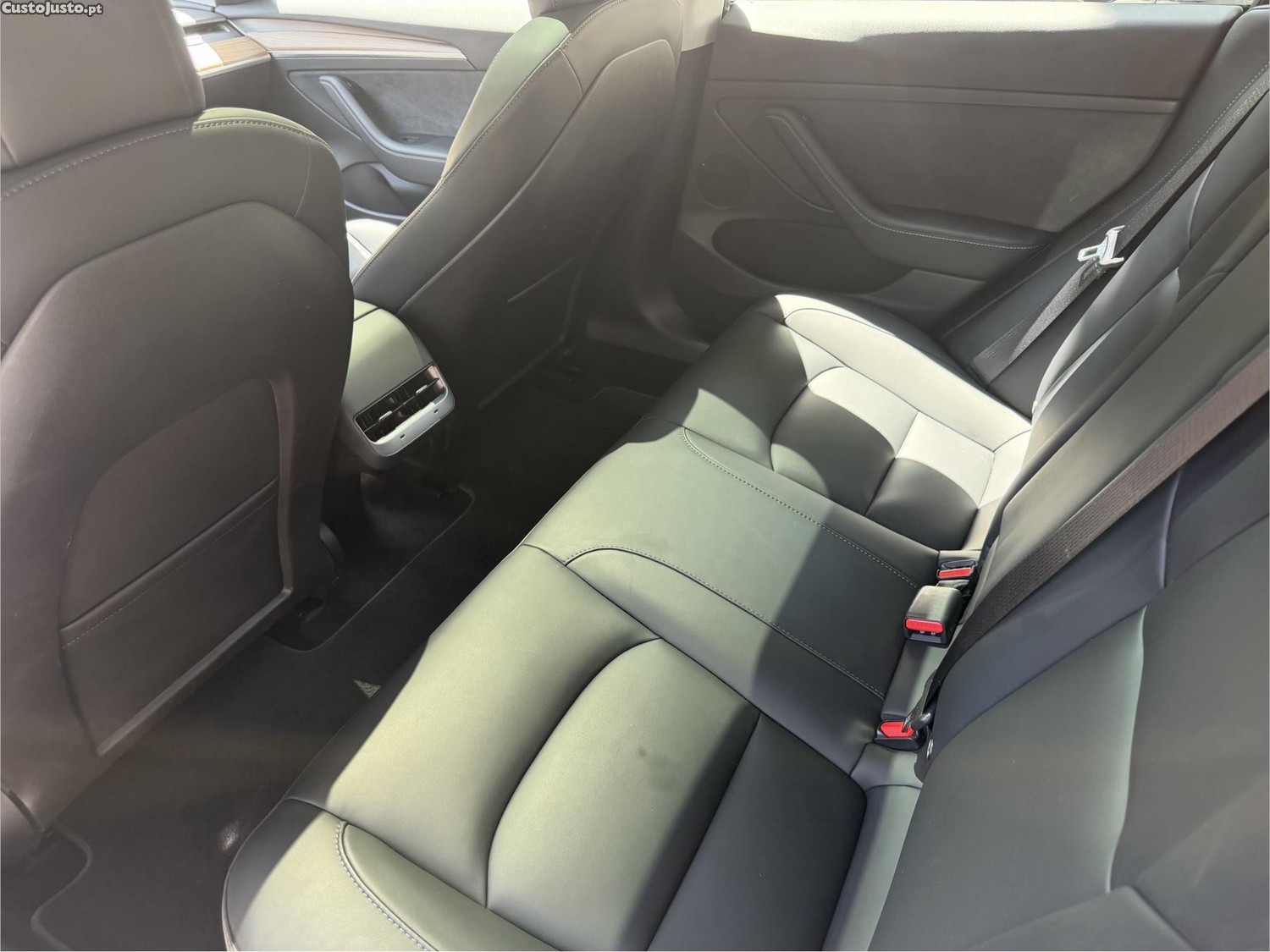 Tesla Model 3 Long Range 498cv — fotografia 3