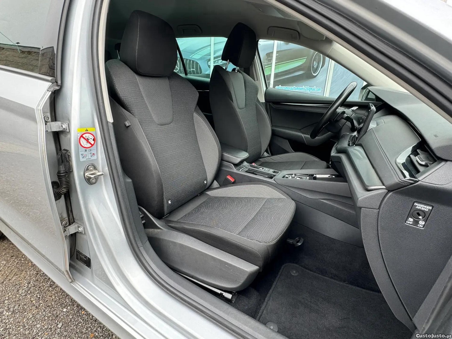 Skoda Octavia 2.0 TDI Ambition DSG — fotografia 8