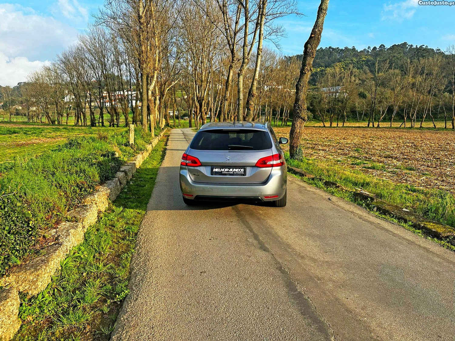 Peugeot 308 SW 1.5 BlueHDi Allure Pack EAT8 — fotografia 13
