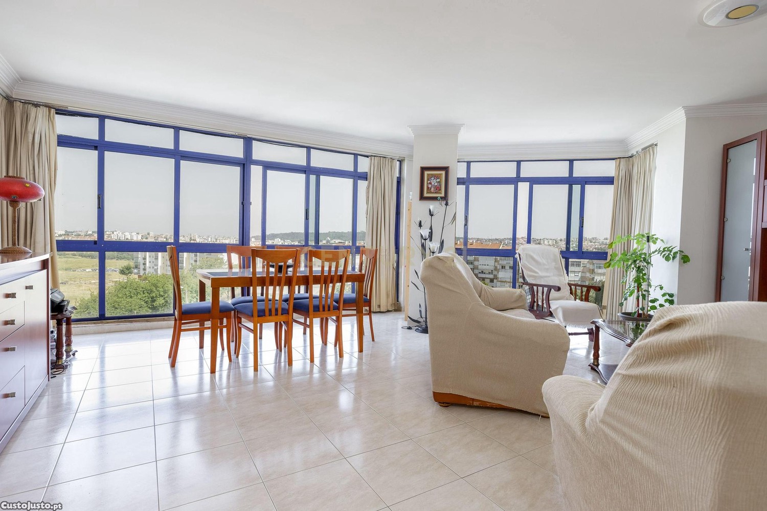 Apartamento T3 duplex com sótão e garagem na Falagueira