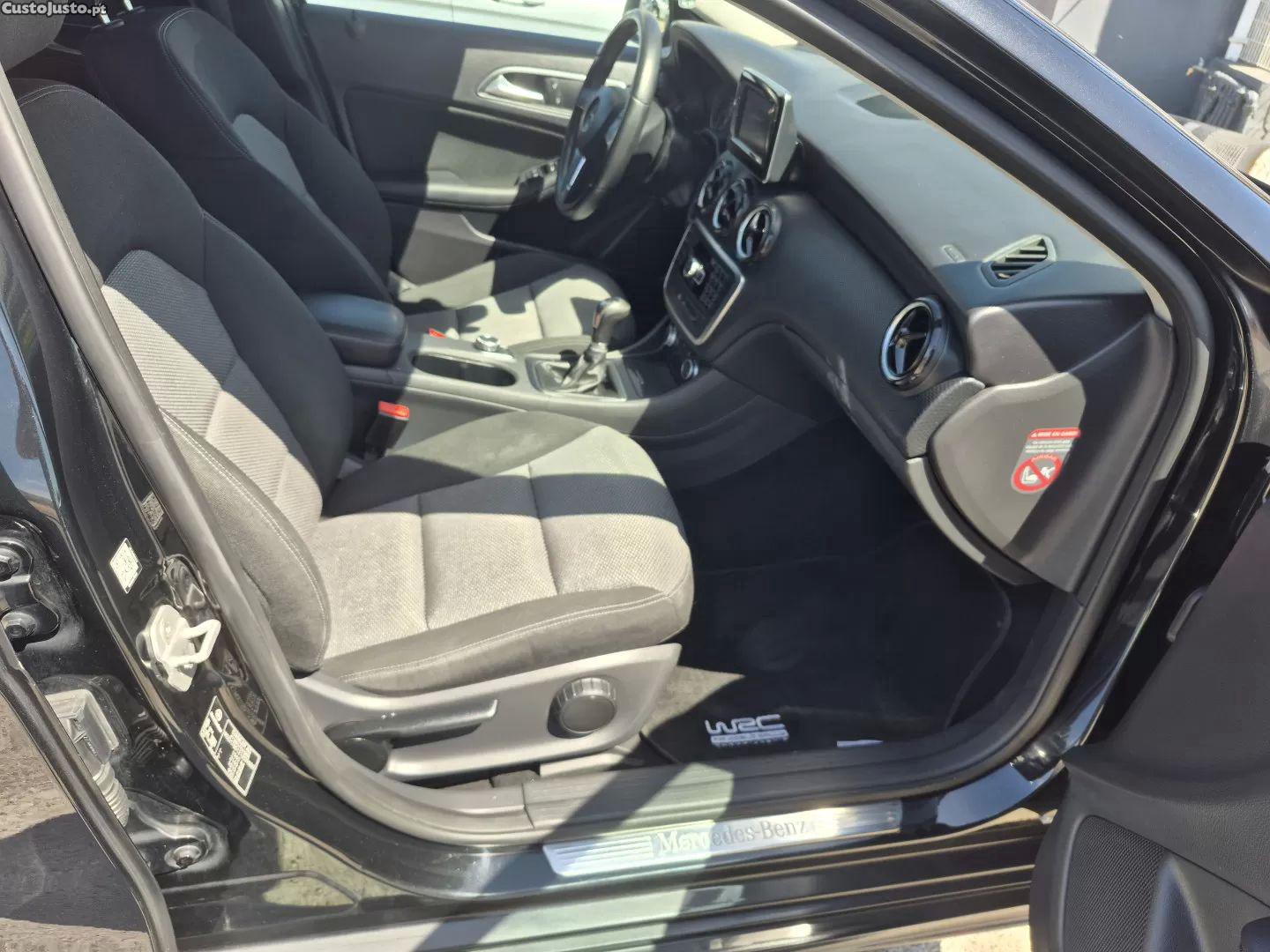 Mercedes-Benz A 180 D amg line — fotografia 3