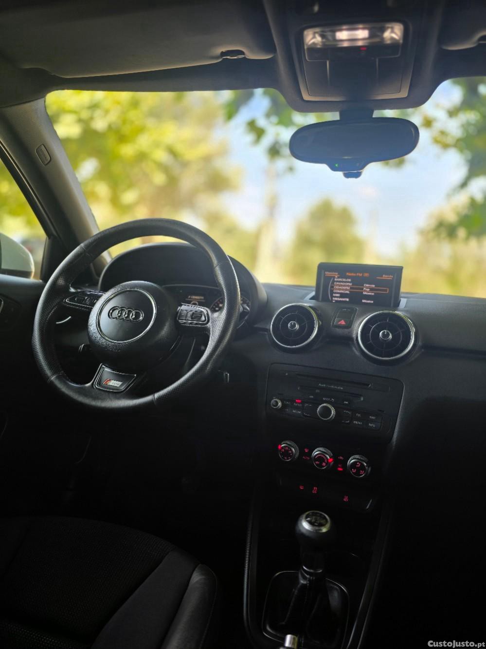 Audi A1 Sportback 1.6 TDi S-line — fotografia 4