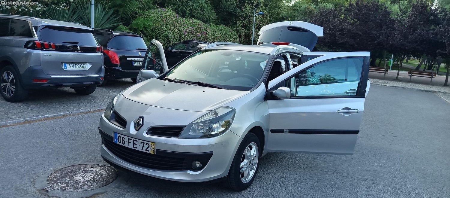 Renault Clio Full Extras — fotografia 4