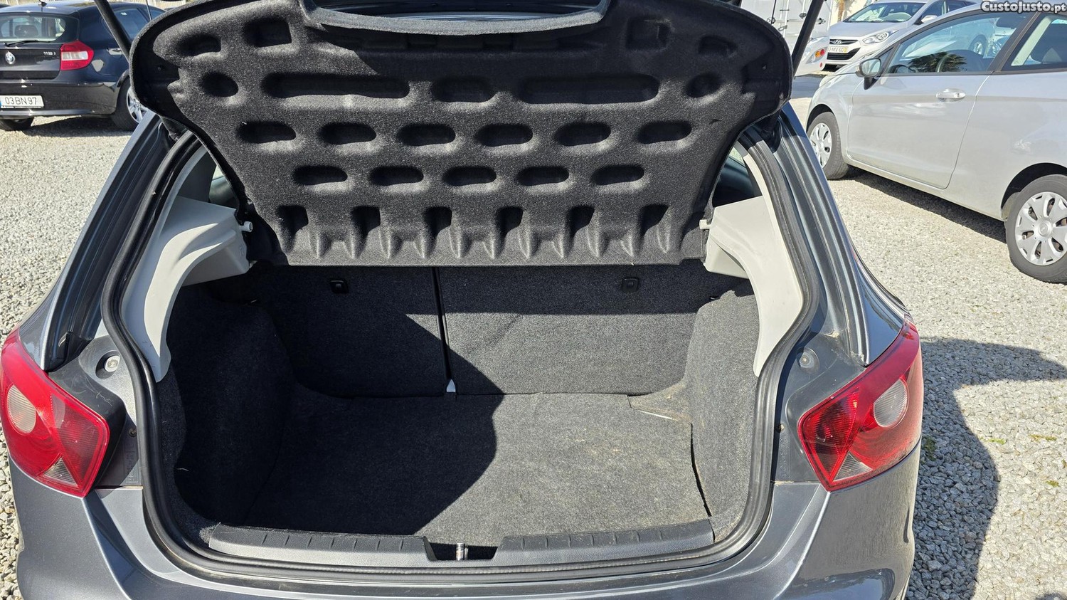 SEAT Ibiza 1.2 12V 70cv — fotografia 2