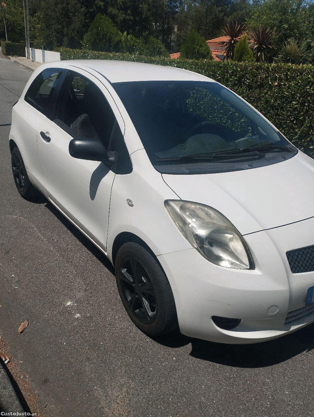 Toyota Yaris 1.4 d4d 5 lugares — fotografia 9