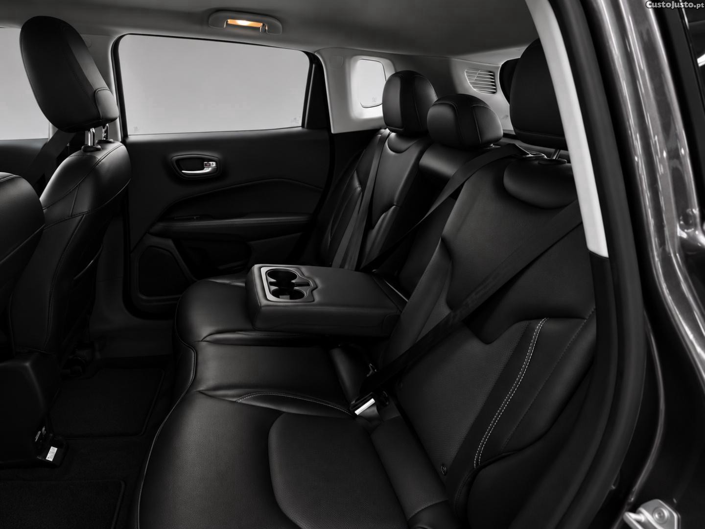 Jeep Compass 1.6 M-JET LONGITUDE — fotografia 2