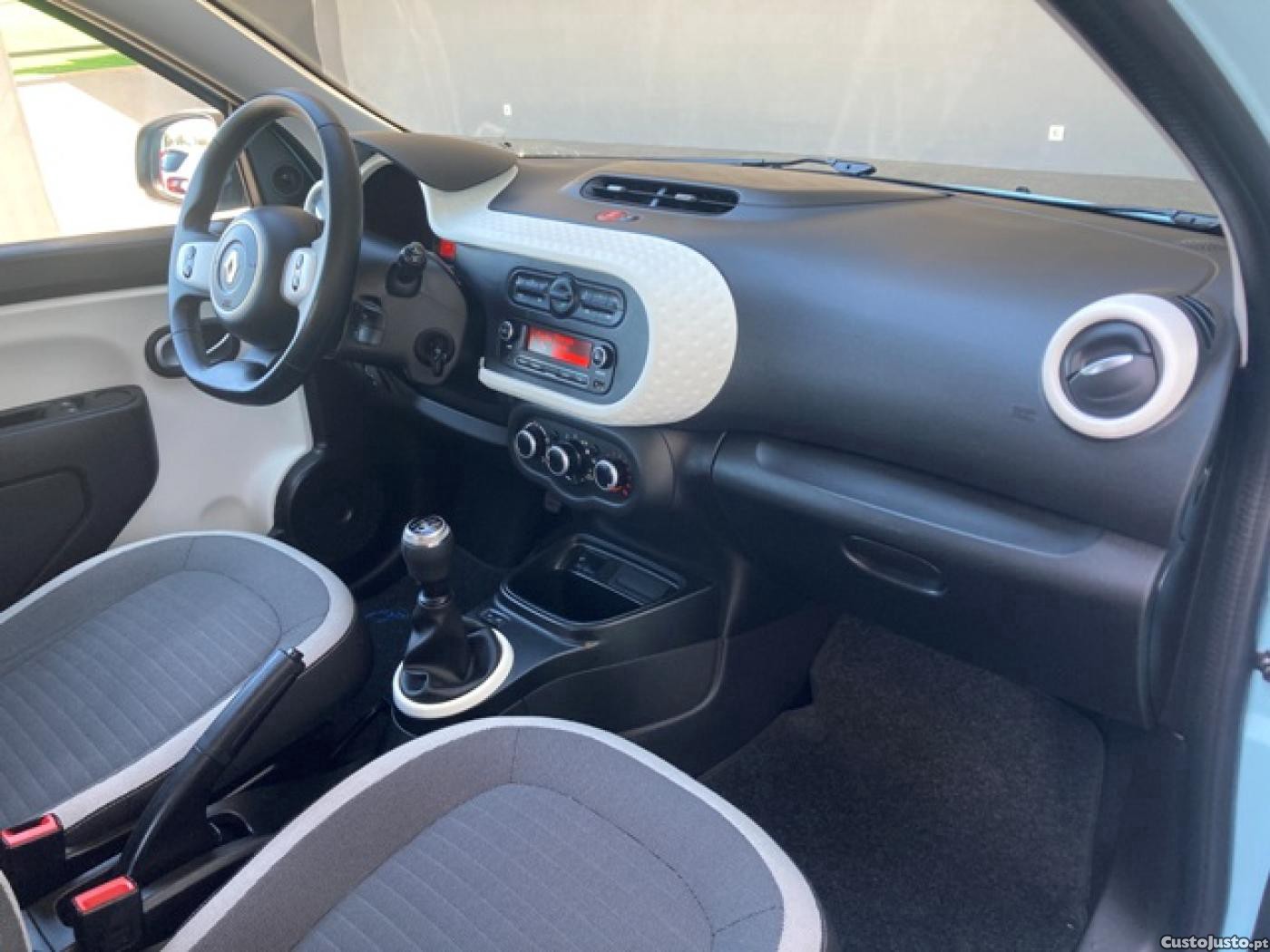 Renault Twingo SCe 75 LIMITED — fotografia 3