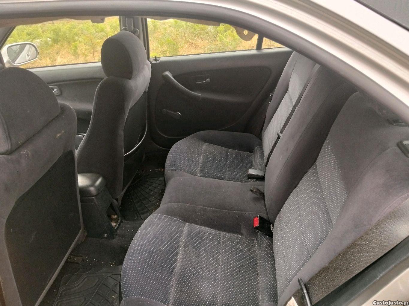 Honda Civic Aerodeck 1.4 — fotografia 2